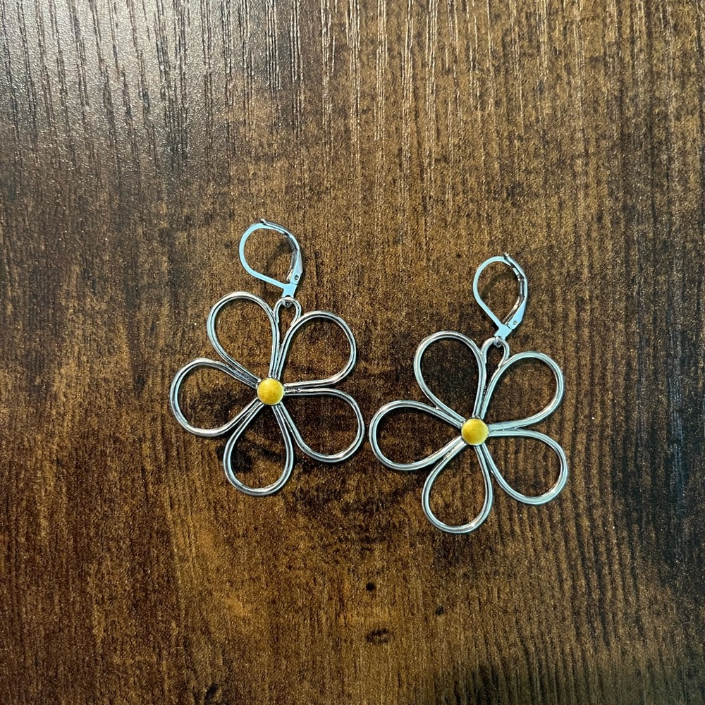 Hollow Flower Earrings